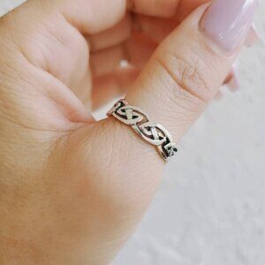 Women's 925 Sterling Silver Celtic Thumb Ring Irish Friendship Ring
